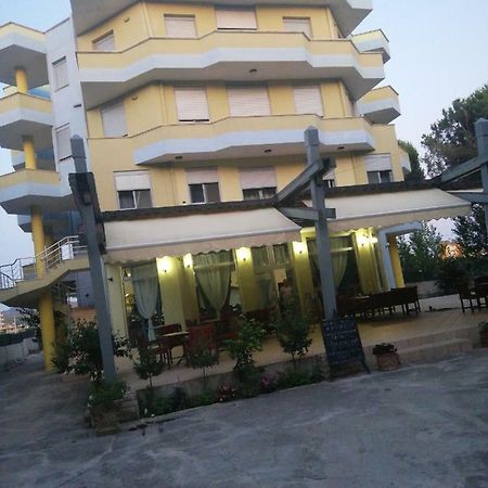 Hotel Albania Golem Luaran gambar