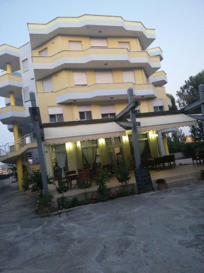 Hotel Albania Golem Luaran gambar